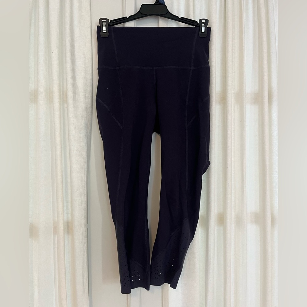 Lululemon purple leggings- good condition